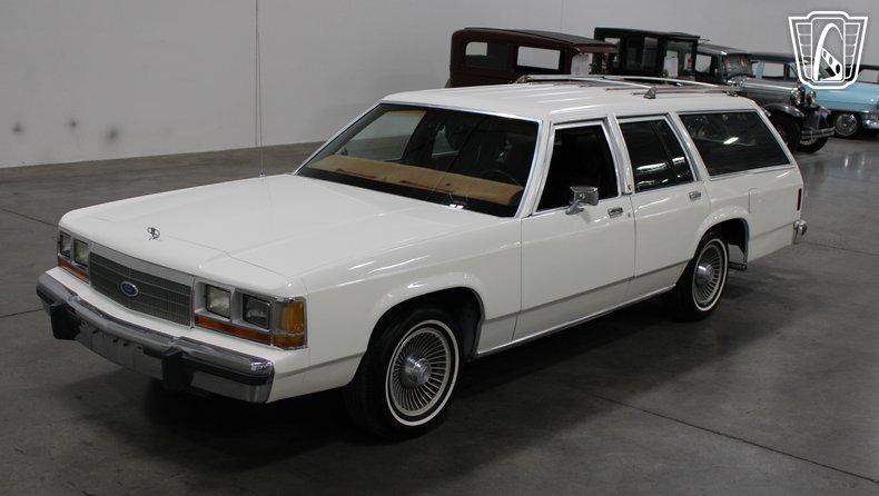 1988 Ford Crown Victoria 3