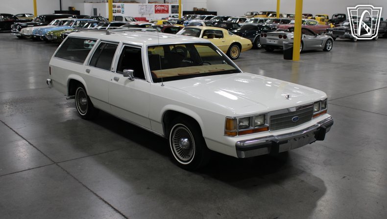 1988 Ford Crown Victoria 9