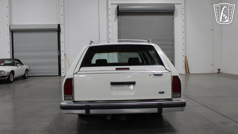 1988 Ford Crown Victoria 14