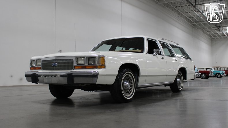 1988 Ford Crown Victoria 19