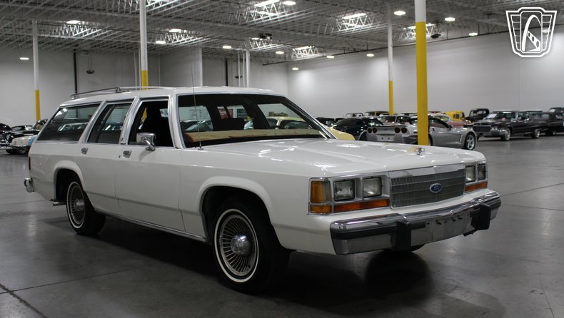 1988 Ford Crown Victoria 17