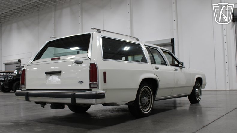 1988 Ford Crown Victoria 23