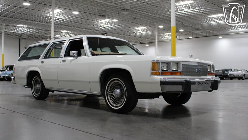 1988 Ford Crown Victoria 25