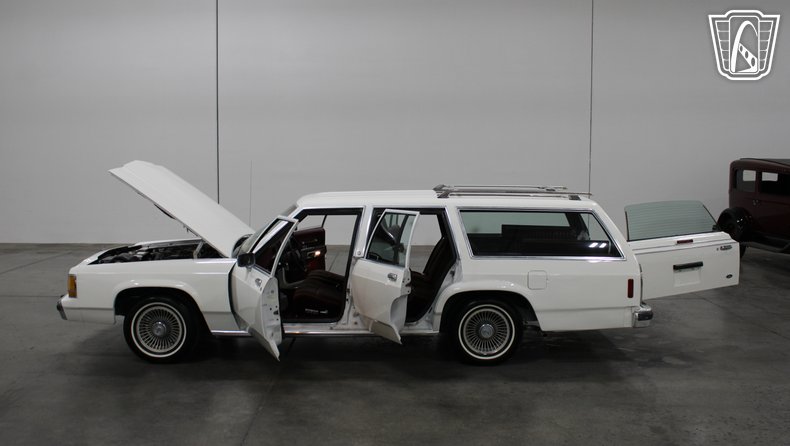 1988 Ford Crown Victoria 28