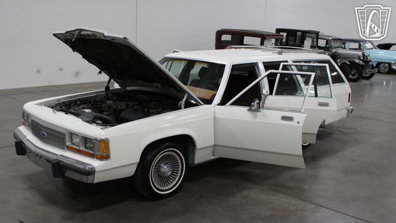 1988 Ford Crown Victoria 27