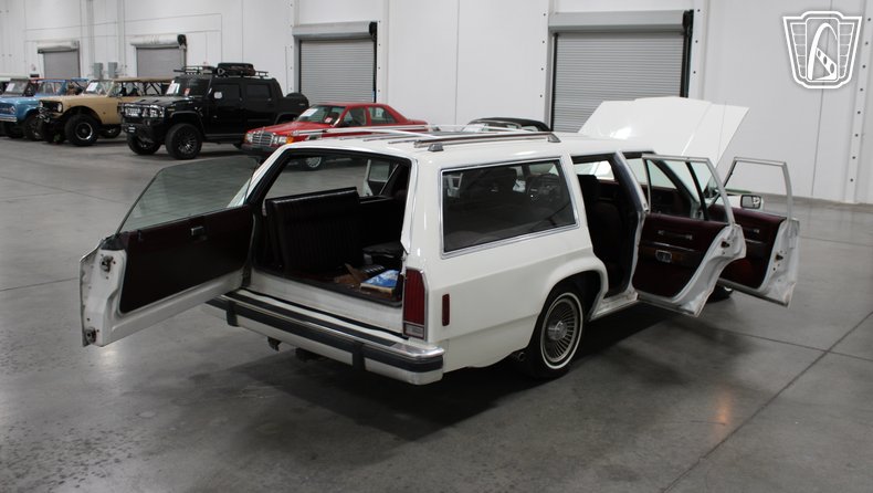 1988 Ford Crown Victoria 31