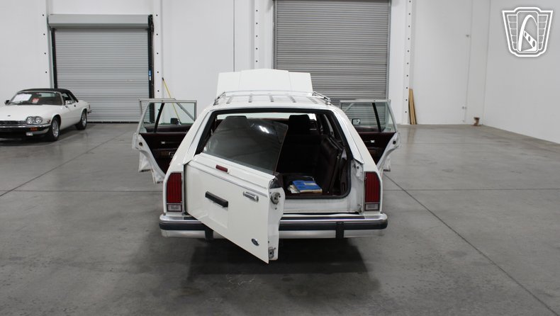 1988 Ford Crown Victoria 30
