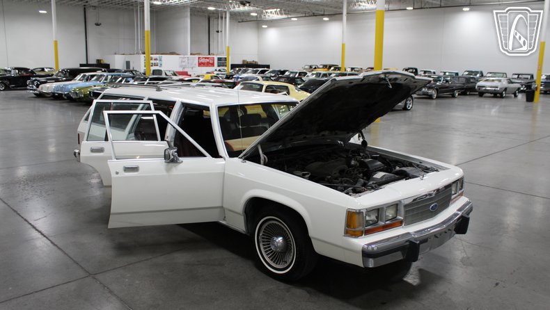 1988 Ford Crown Victoria 33