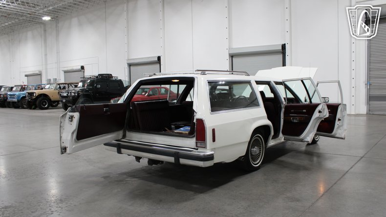1988 Ford Crown Victoria 39