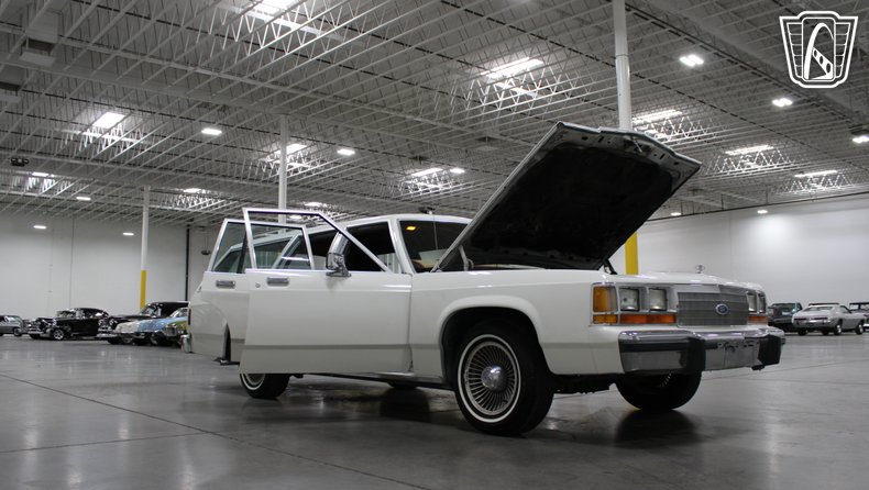 1988 Ford Crown Victoria 49