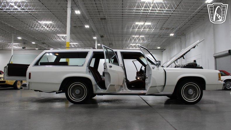 1988 Ford Crown Victoria 48