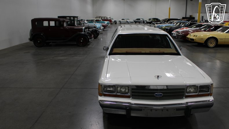 1988 Ford Crown Victoria 50
