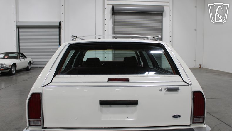 1988 Ford Crown Victoria 69