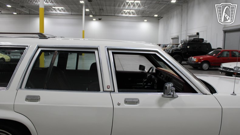 1988 Ford Crown Victoria 72