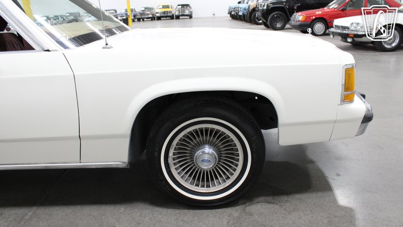 1988 Ford Crown Victoria 73