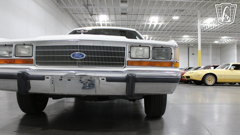 1988 Ford Crown Victoria 76