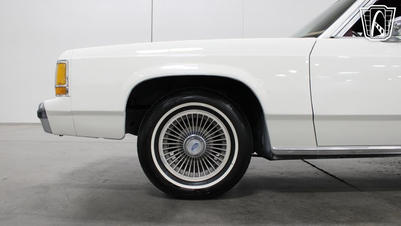 1988 Ford Crown Victoria 77