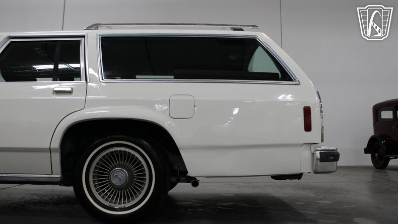 1988 Ford Crown Victoria 79