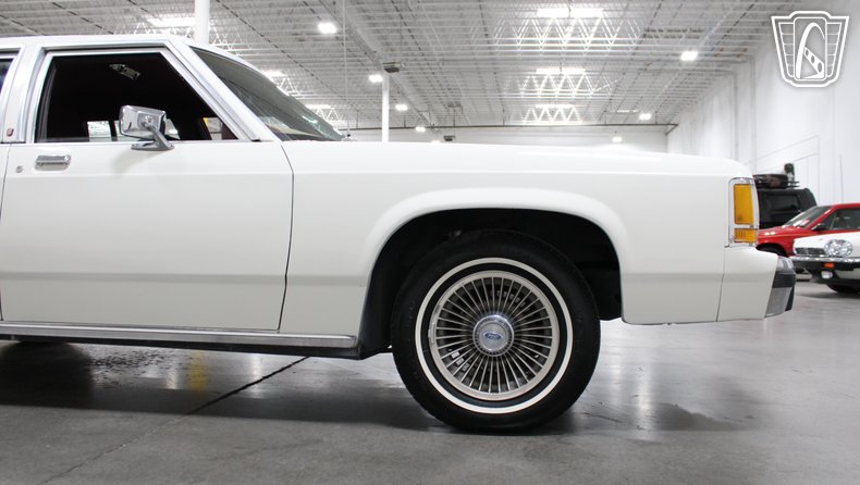 1988 Ford Crown Victoria 85