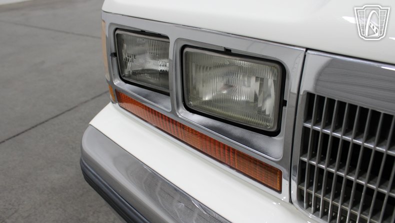 1988 Ford Crown Victoria 89