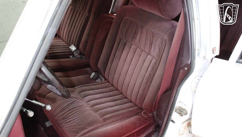 1988 Ford Crown Victoria 102
