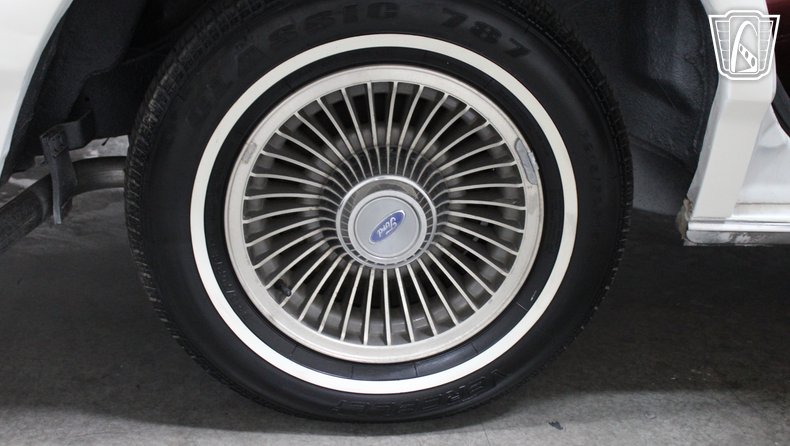 1988 Ford Crown Victoria 116