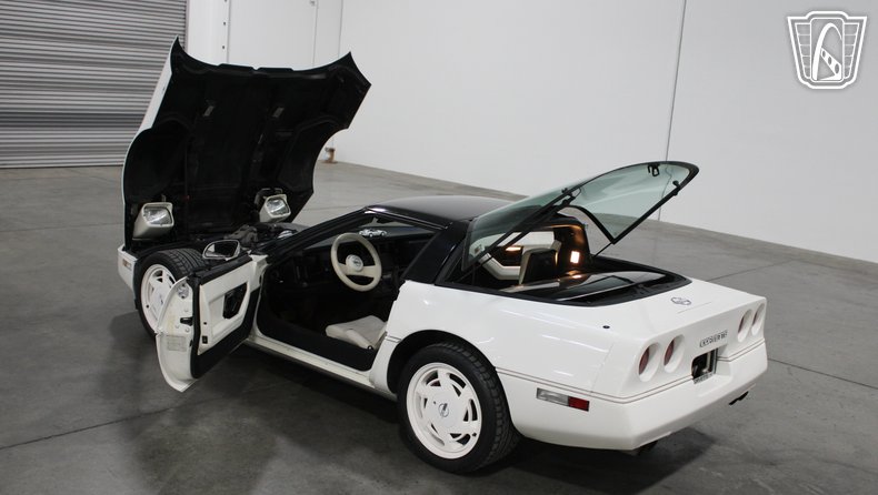 1988 Chevrolet Corvette 29