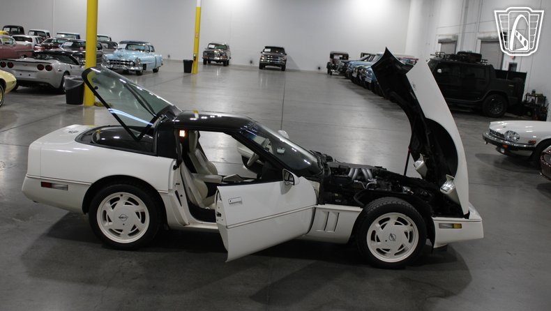 1988 Chevrolet Corvette 32