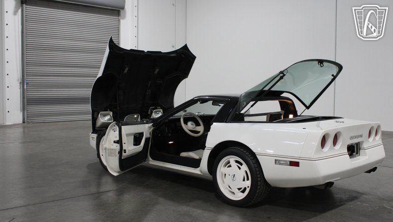 1988 Chevrolet Corvette 37