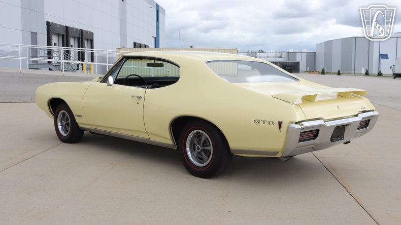 1968 Pontiac GTO 11