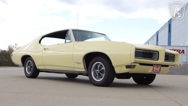 1968 Pontiac GTO 24