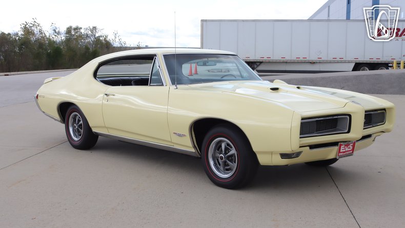 1968 Pontiac GTO 23