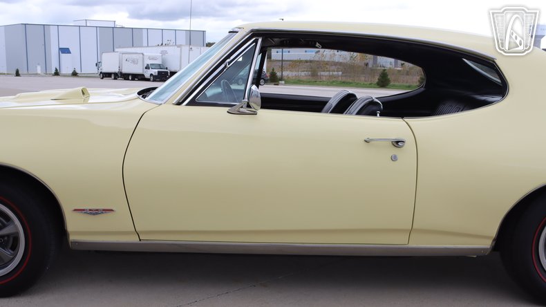 1968 Pontiac GTO 32