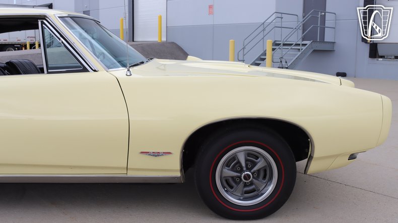 1968 Pontiac GTO 39
