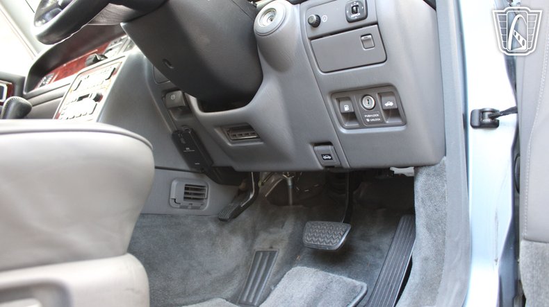 1998 Toyota Century 61