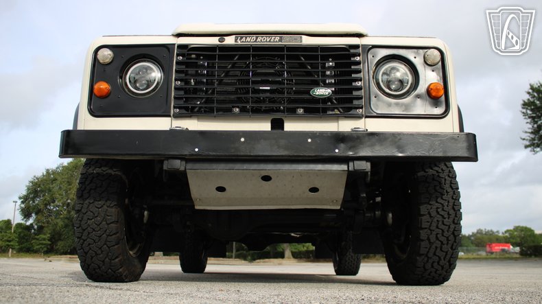 1984 Land Rover Defender 90 5