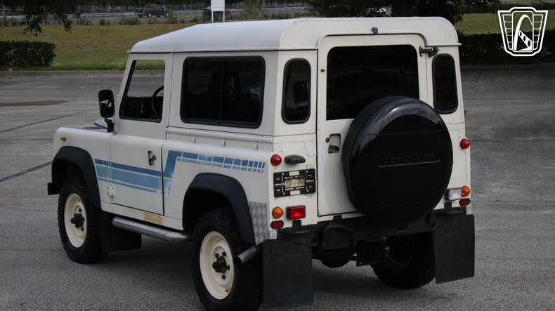 1984 Land Rover Defender 90 13