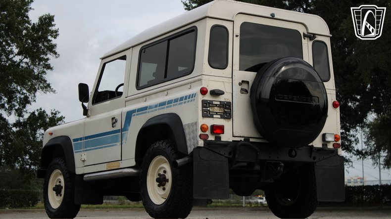 1984 Land Rover Defender 90 11