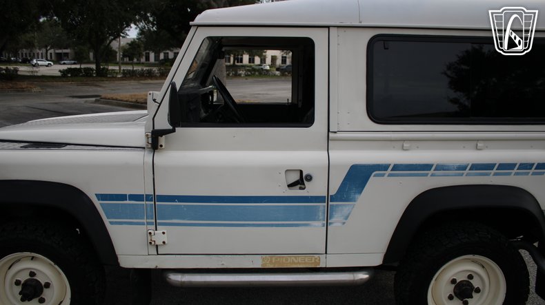 1984 Land Rover Defender 90 29