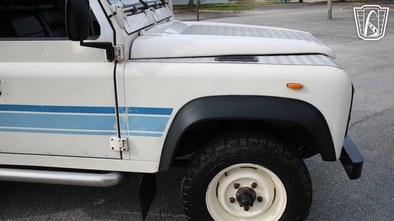 1984 Land Rover Defender 90 35