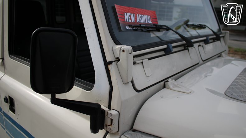 1984 Land Rover Defender 90 41