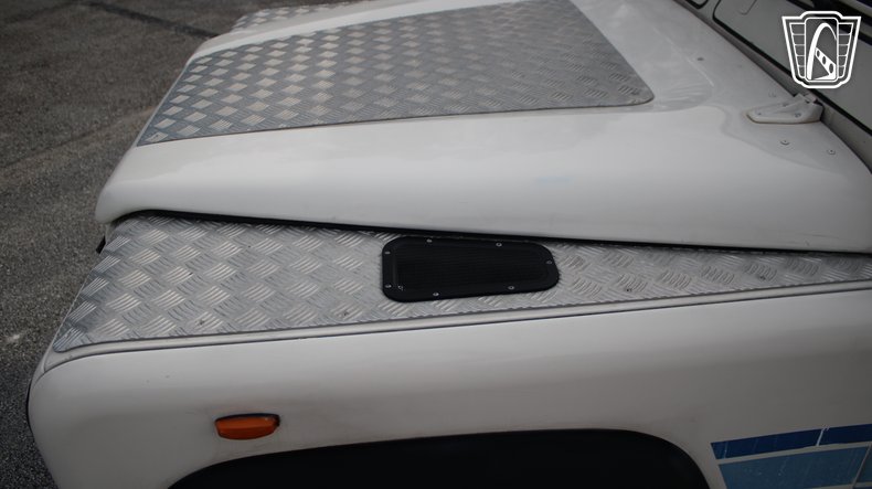 1984 Land Rover Defender 90 39