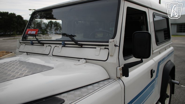 1984 Land Rover Defender 90 42