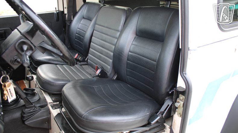 1984 Land Rover Defender 90 61