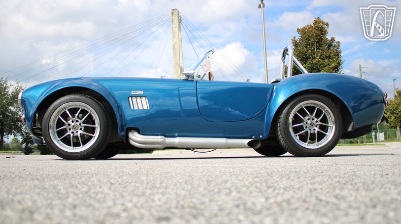 1965 Ford Cobra 8