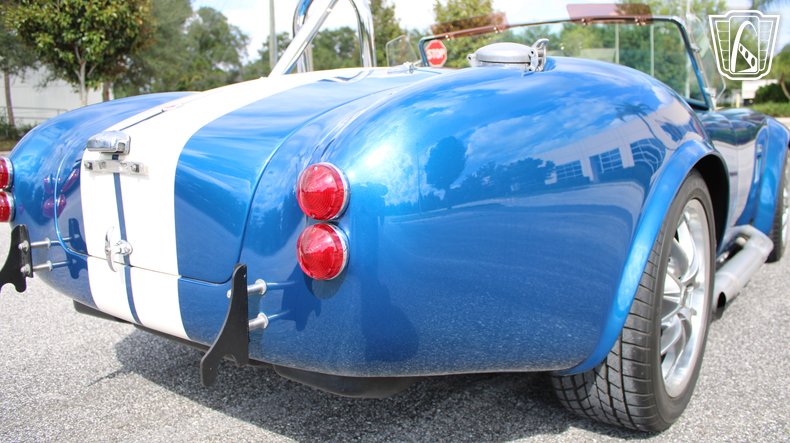 1965 Ford Cobra 33