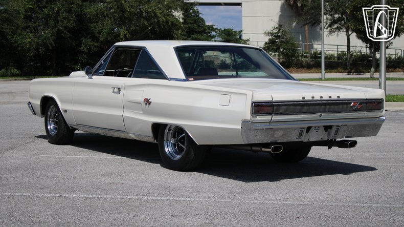 1967 Dodge Coronet 12