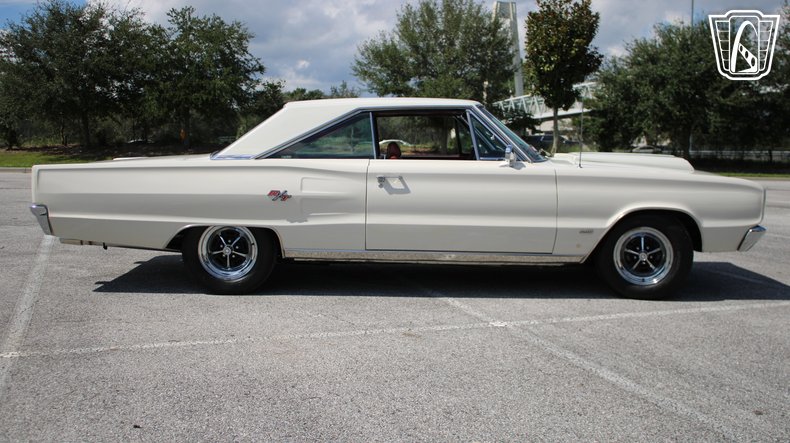 1967 Dodge Coronet 21