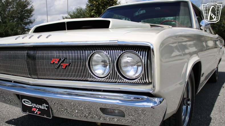 1967 Dodge Coronet 27