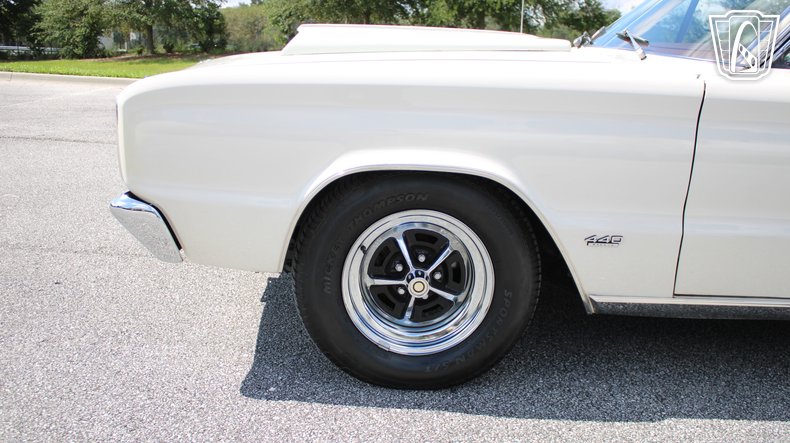 1967 Dodge Coronet 28